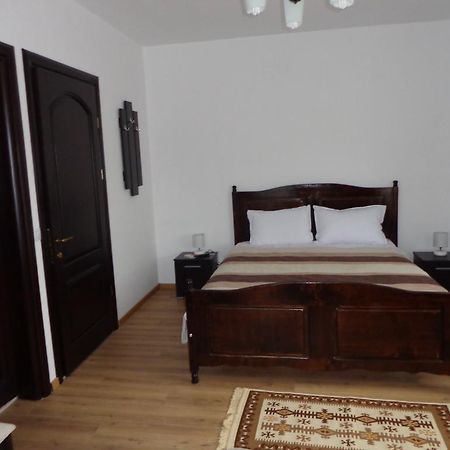Hotel Pensiunea Aurora Racova Zewnętrze zdjęcie