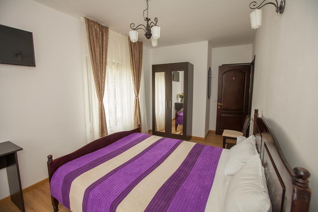 Hotel Pensiunea Aurora Racova Zewnętrze zdjęcie