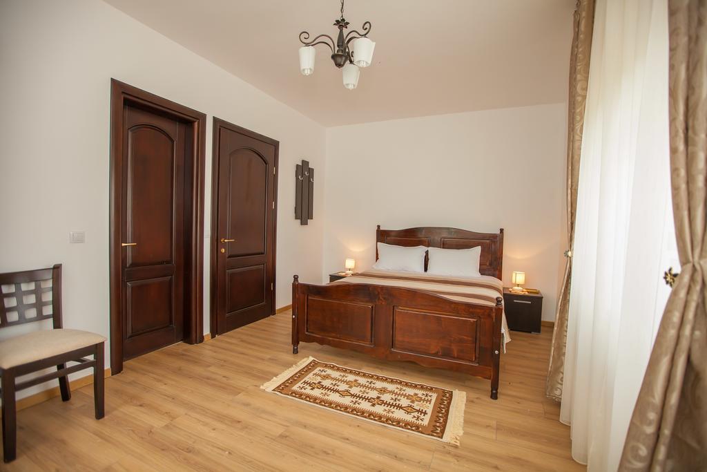 Hotel Pensiunea Aurora Racova Zewnętrze zdjęcie
