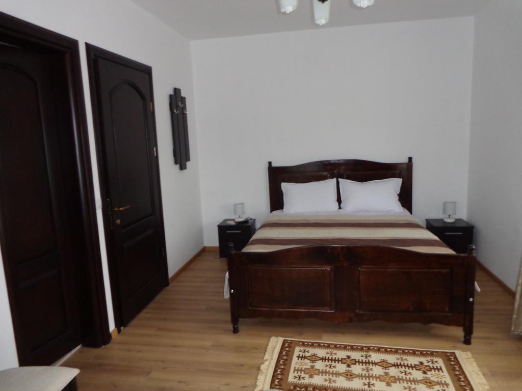 Hotel Pensiunea Aurora Racova Zewnętrze zdjęcie